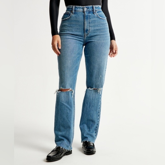 Abercrombie & Fitch Curve Love The 90s Straight
Ultra High Rise Jean Destroyed - Picture 4 of 9